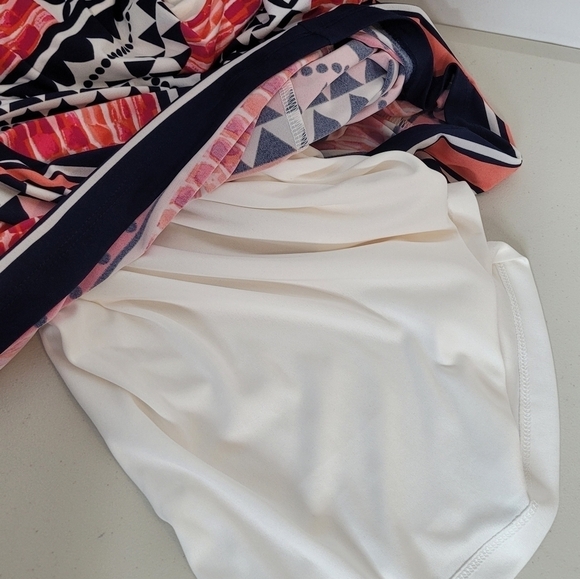 Vince Camuto Multicolor Geometric Print Sleeveless Tiered Shift Dress - Size 4 - Picture 7 of 10